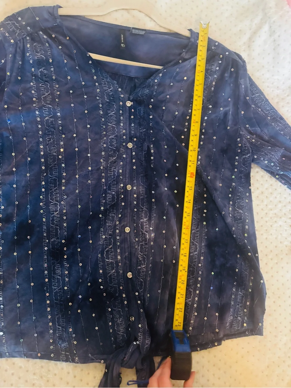 Navy blue Sequin Button-Front Tie-Hem Long Sleeve Blouse - Picture 7 of 7